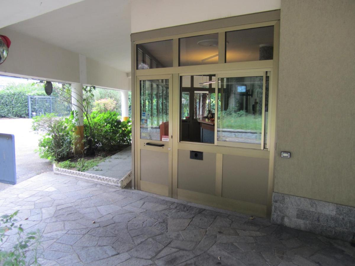 Hotel Motel Est Peschiera Borromeo Exterior foto